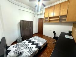 Gold Coast Condo (D5), Condominium #553640461